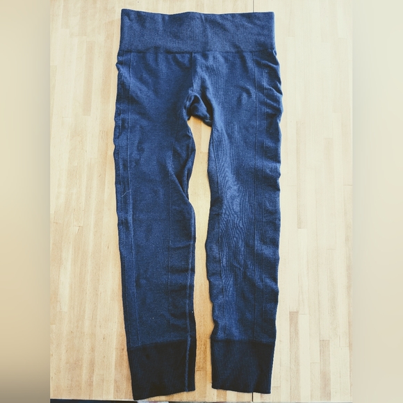 Bundle of Lululemon leggings - Picture 6 of 6